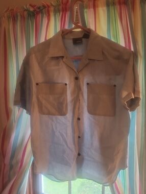 Relaxed Short-Sleeve Button-Down Shirt in Tan
